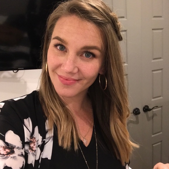 Meet your Posher, Celia - Picture 3 of 3